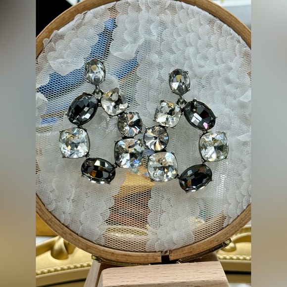 🆕 OSCAR DE LA RENTA 🧿 NWOT Crystal-Embellished Hoop Drop Earrings - Picture 13 of 16